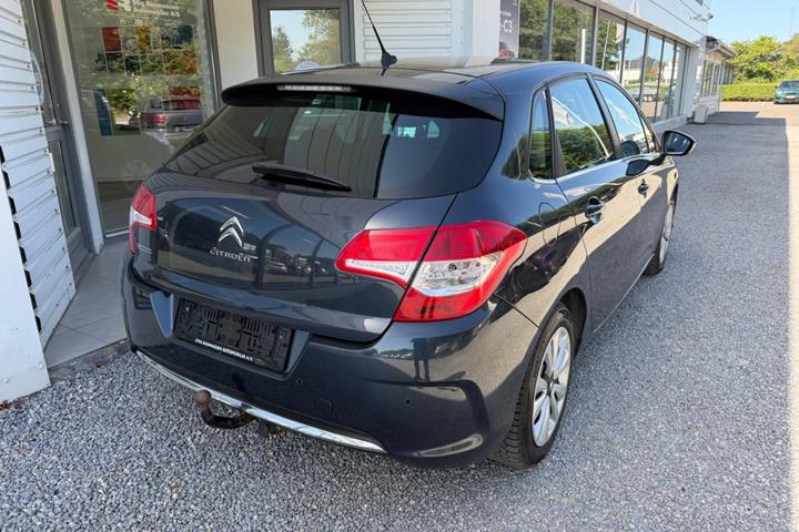 Blå Citroën C4 fra 2014