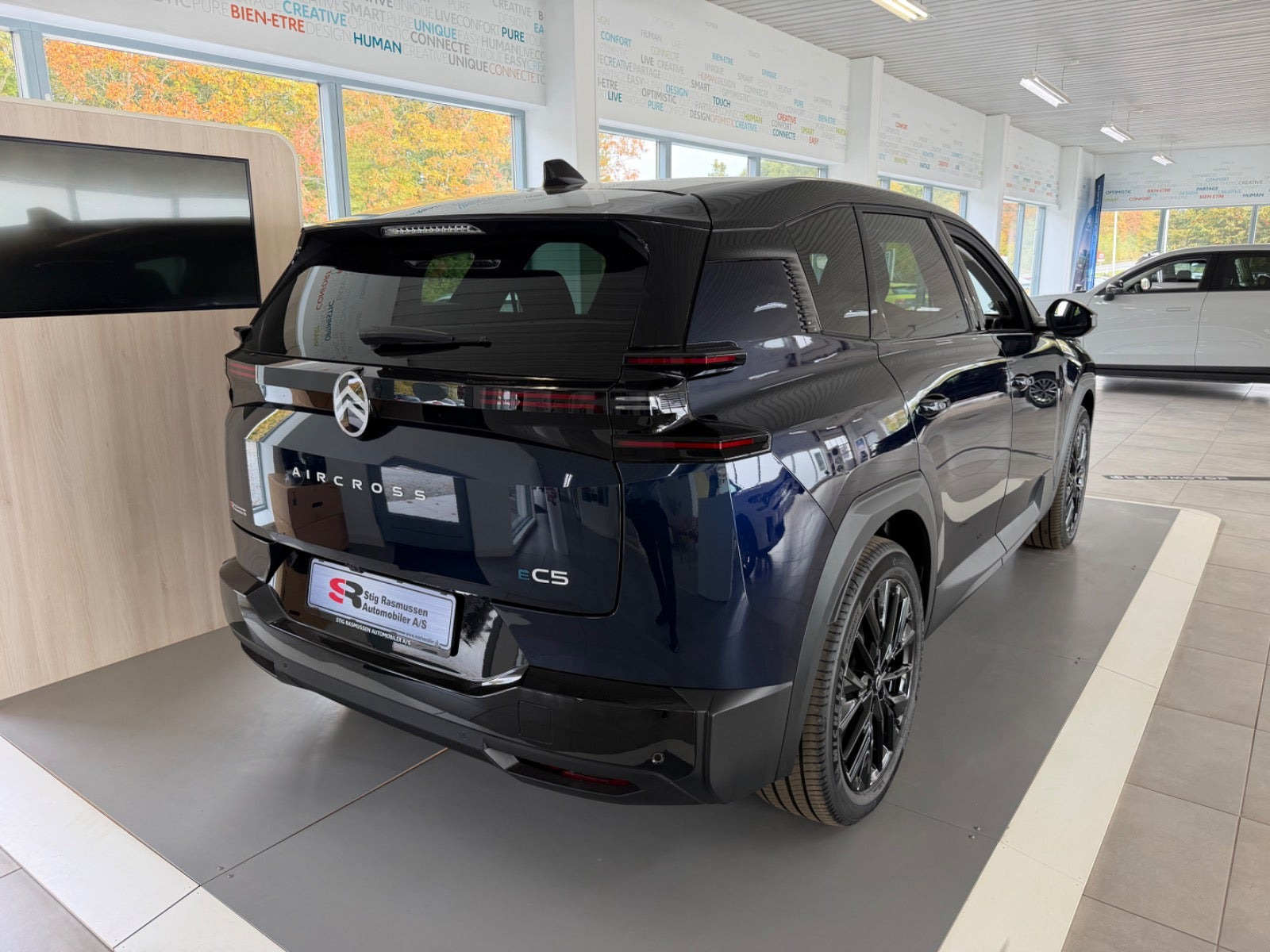 Blå Citroën ë-C5 Aircross fra 2026