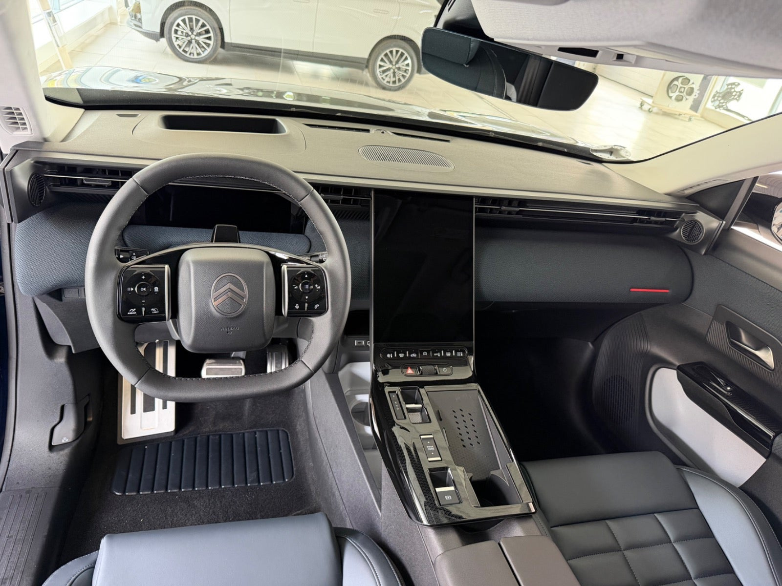 Blå Citroën ë-C5 Aircross fra 2026