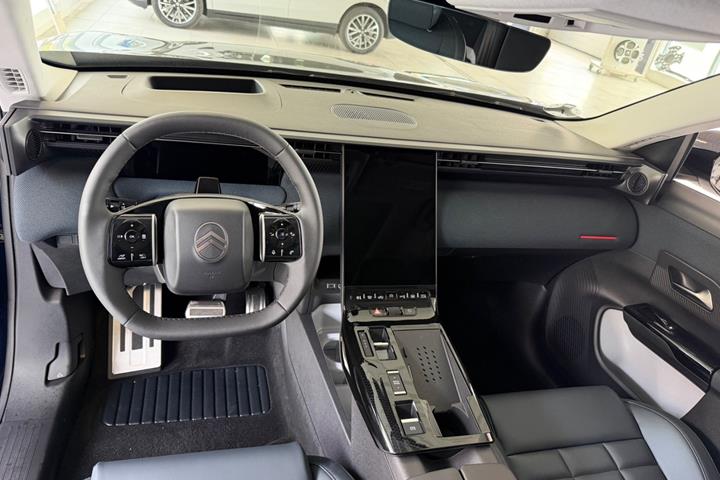 Blå Citroën ë-C5 Aircross fra 2026