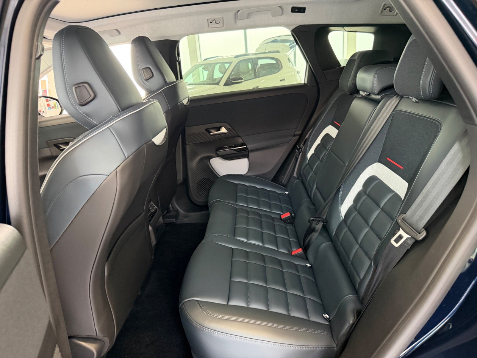 Blå Citroën ë-C5 Aircross fra 2026