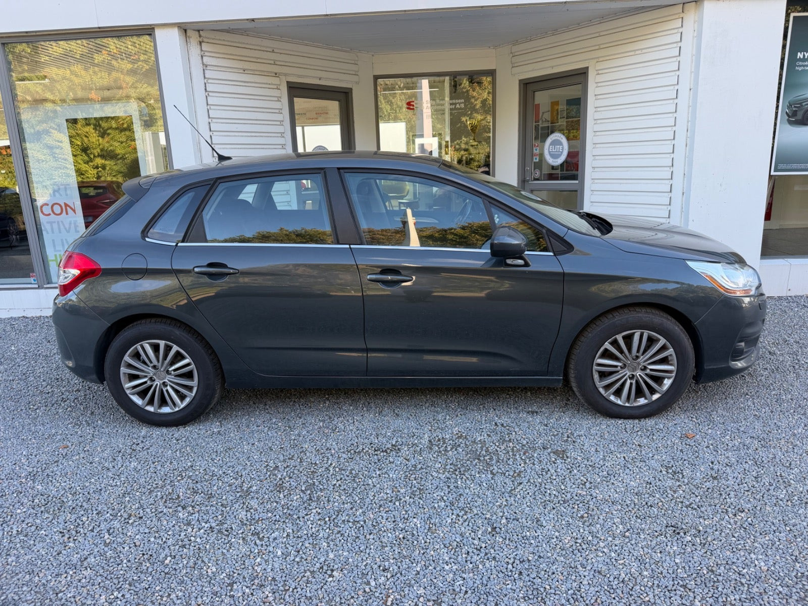 Grå Citroën C4 fra 2014