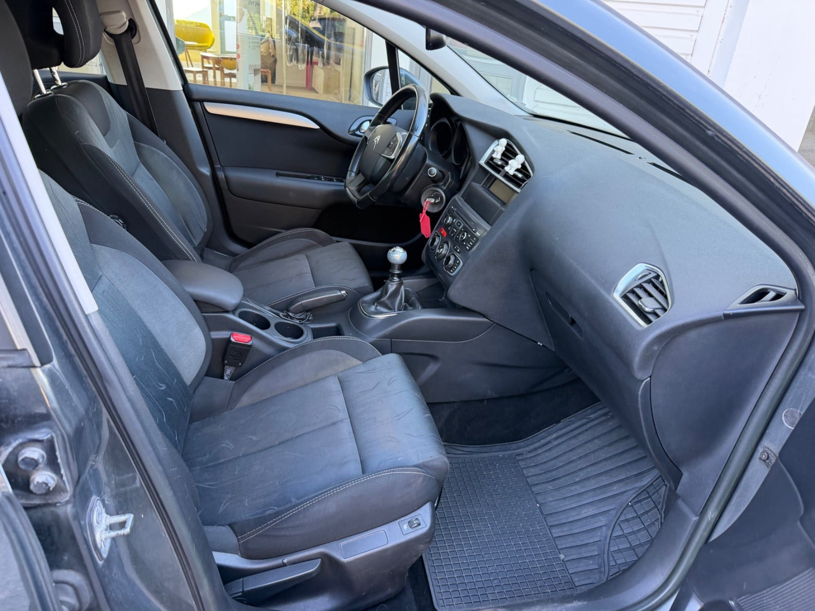 Grå Citroën C4 fra 2014