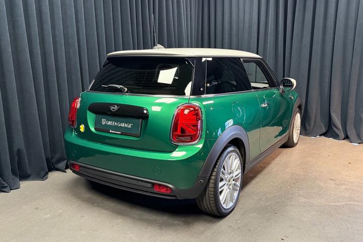 Grøn Mini Cooper fra 2023