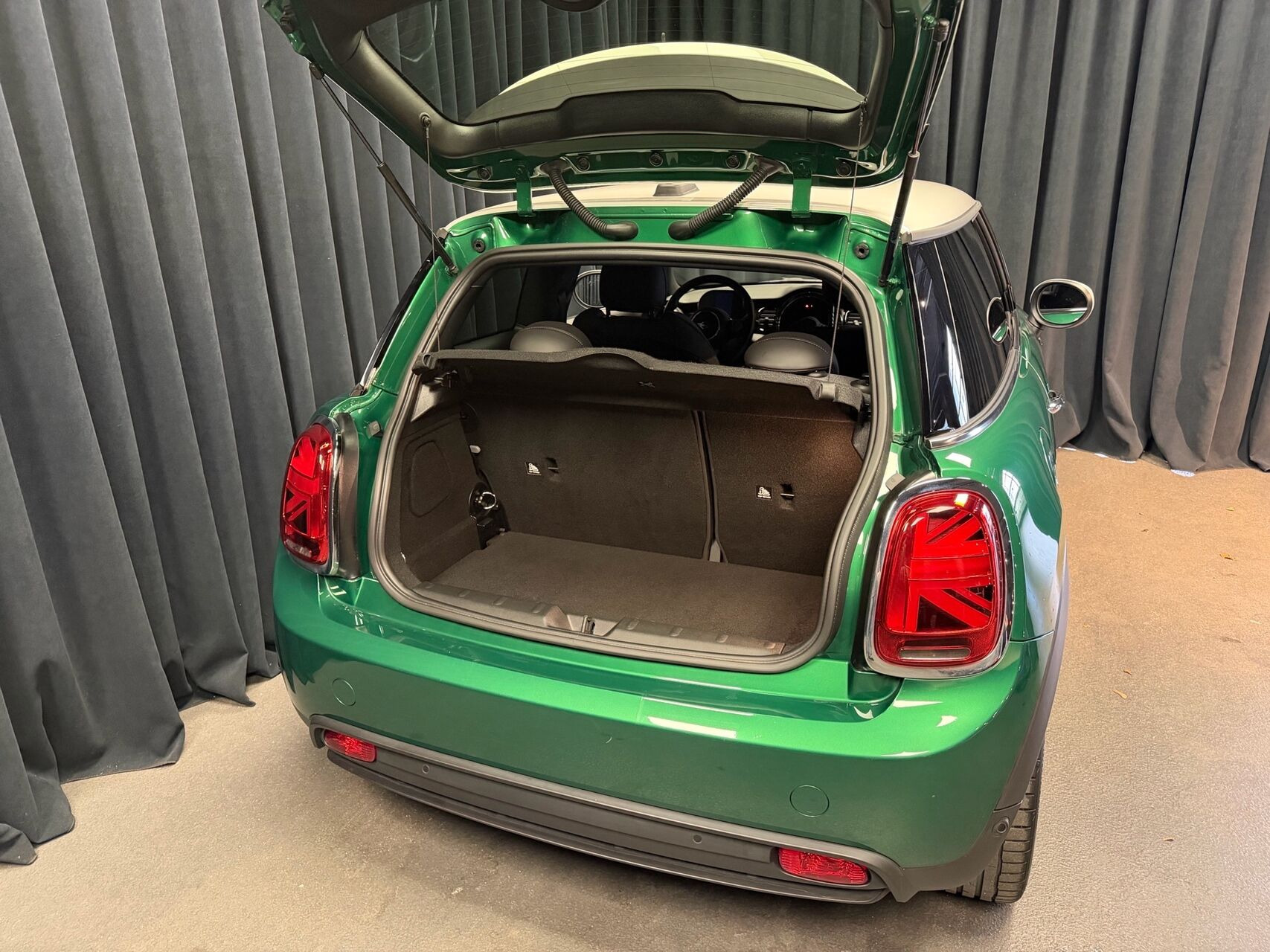 Grøn Mini Cooper fra 2023