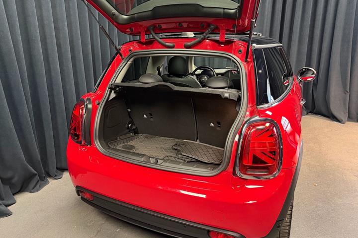 Rød Mini Cooper fra 2022