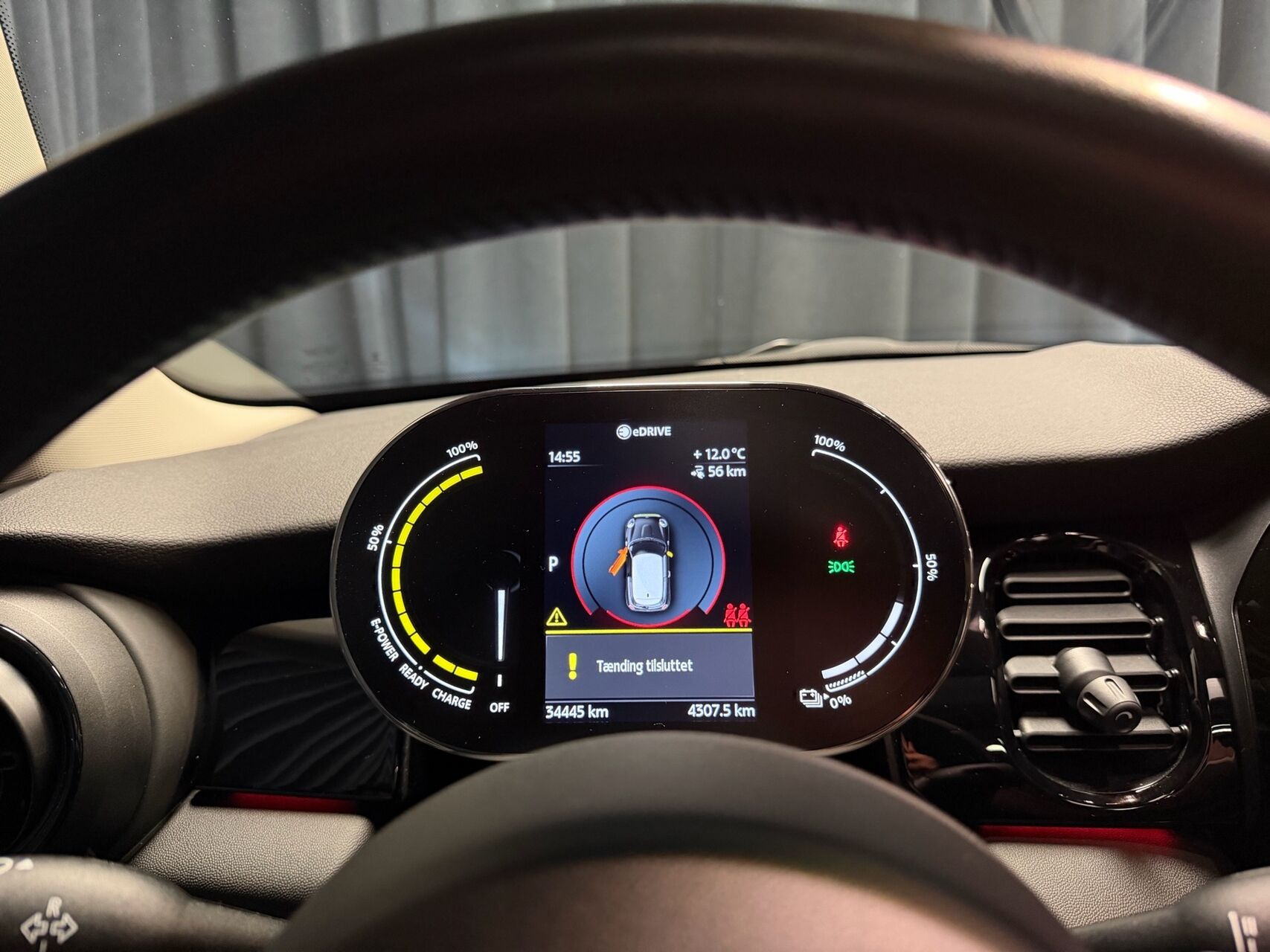 Rød Mini Cooper fra 2022