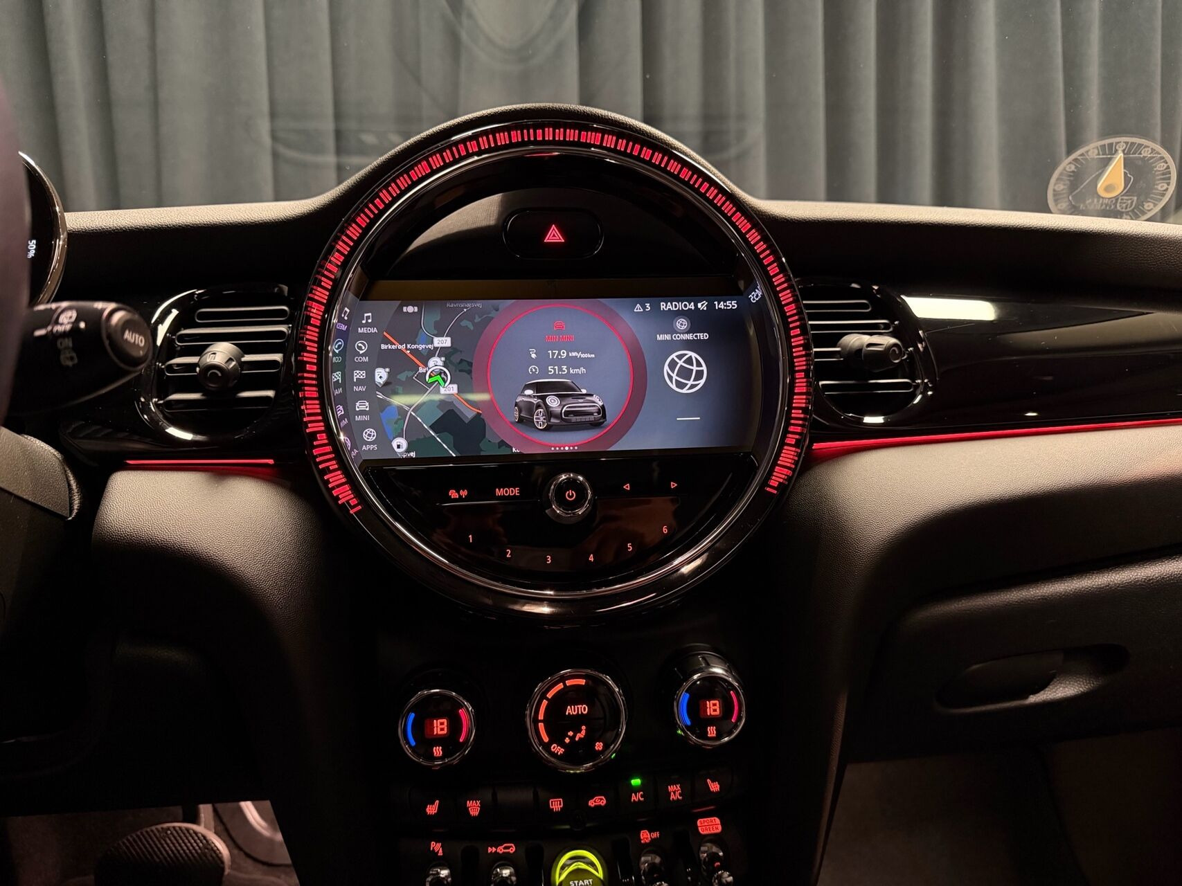Rød Mini Cooper fra 2022