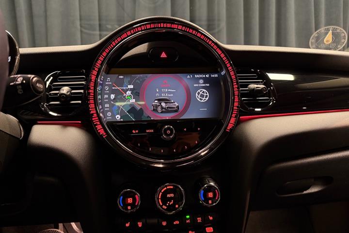 Rød Mini Cooper fra 2022