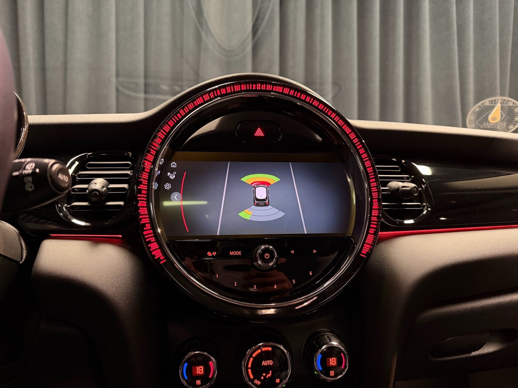 Rød Mini Cooper fra 2022