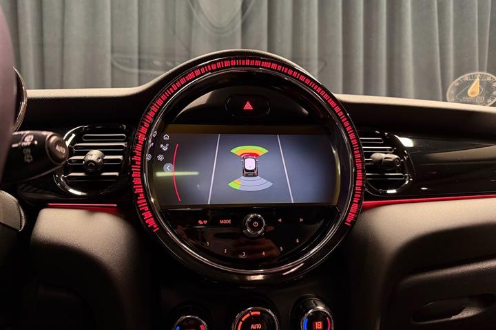 Rød Mini Cooper fra 2022