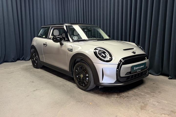 Sølv Mini Cooper fra 2023