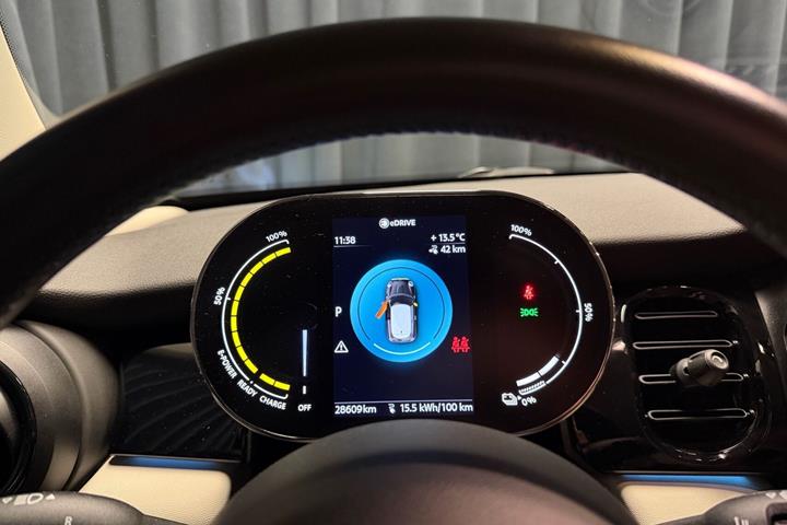 Sølv Mini Cooper fra 2023