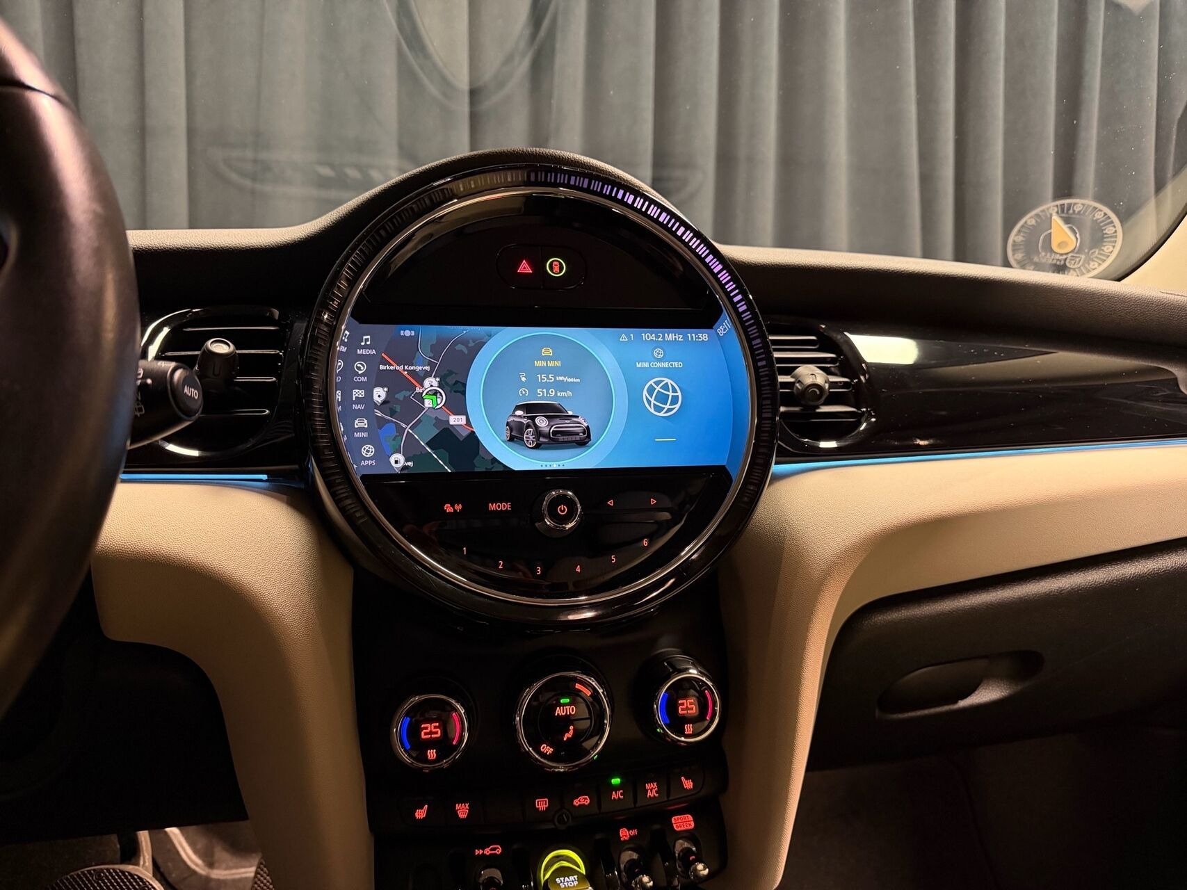 Sølv Mini Cooper fra 2023
