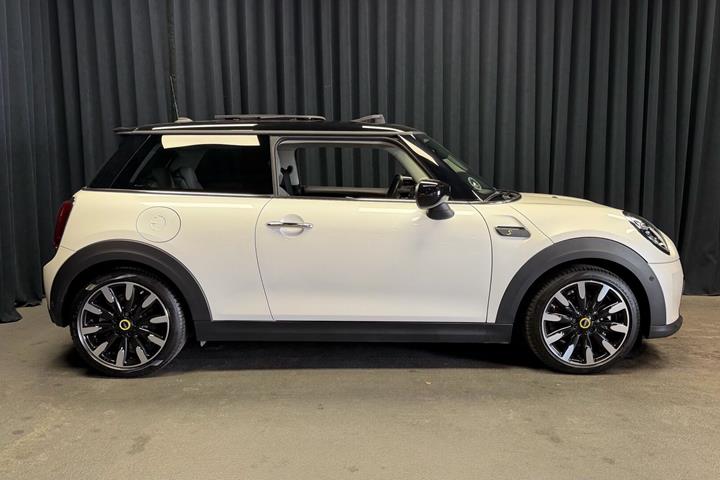 Hvid Mini Cooper fra 2022