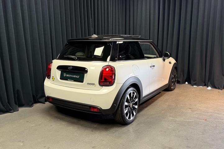 Hvid Mini Cooper fra 2022