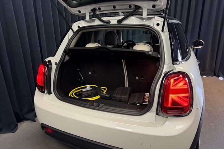 Hvid Mini Cooper fra 2022