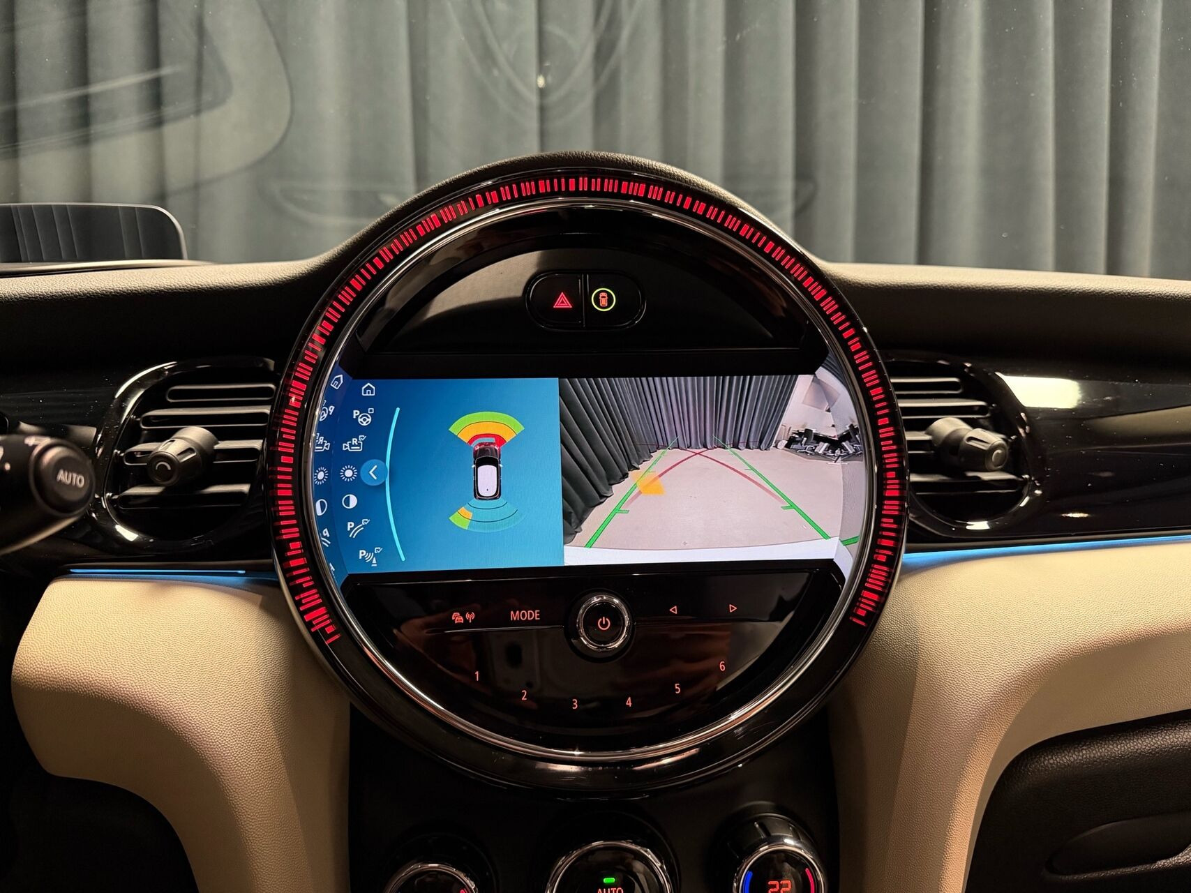 Hvid Mini Cooper fra 2022