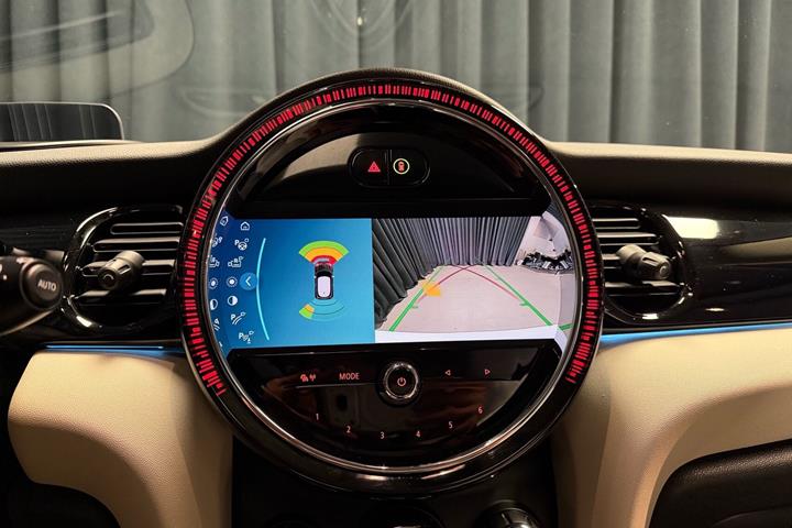 Hvid Mini Cooper fra 2022