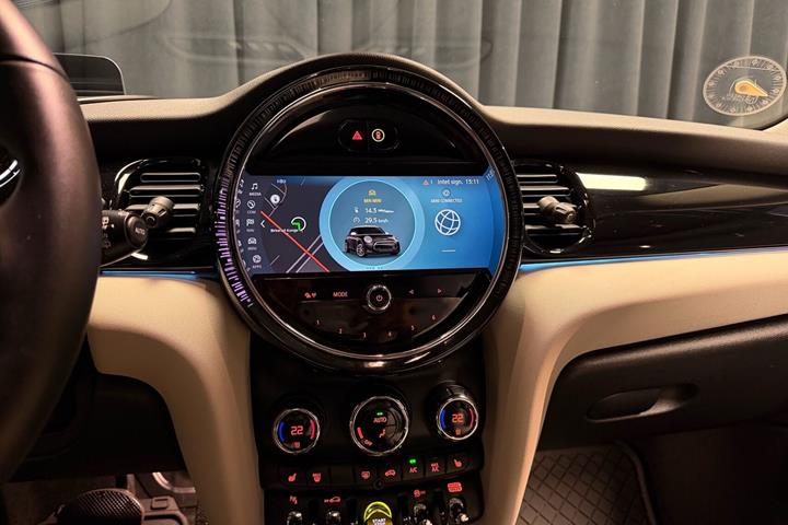 Hvid Mini Cooper fra 2022