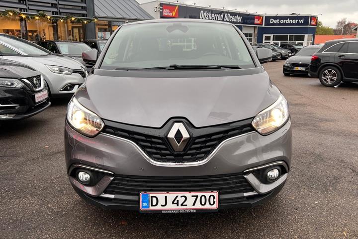 Grå Renault Scenic IV fra 2018