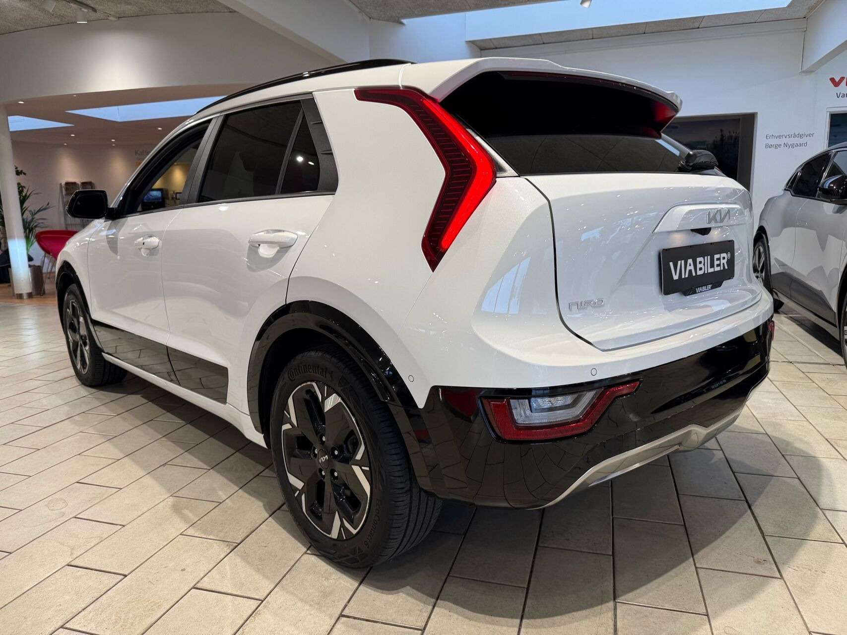 Hvid Kia Niro EV fra 2023