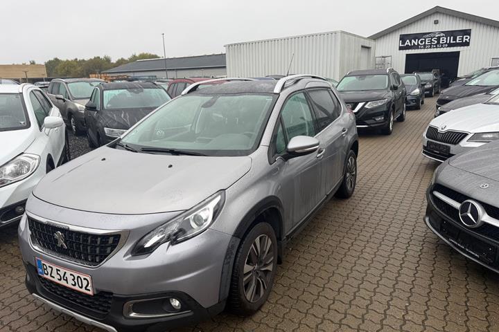 Grå Peugeot 2008 fra 2018