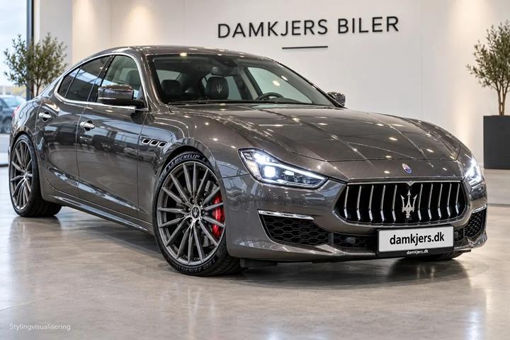 Grå Maserati Ghibli fra 2019