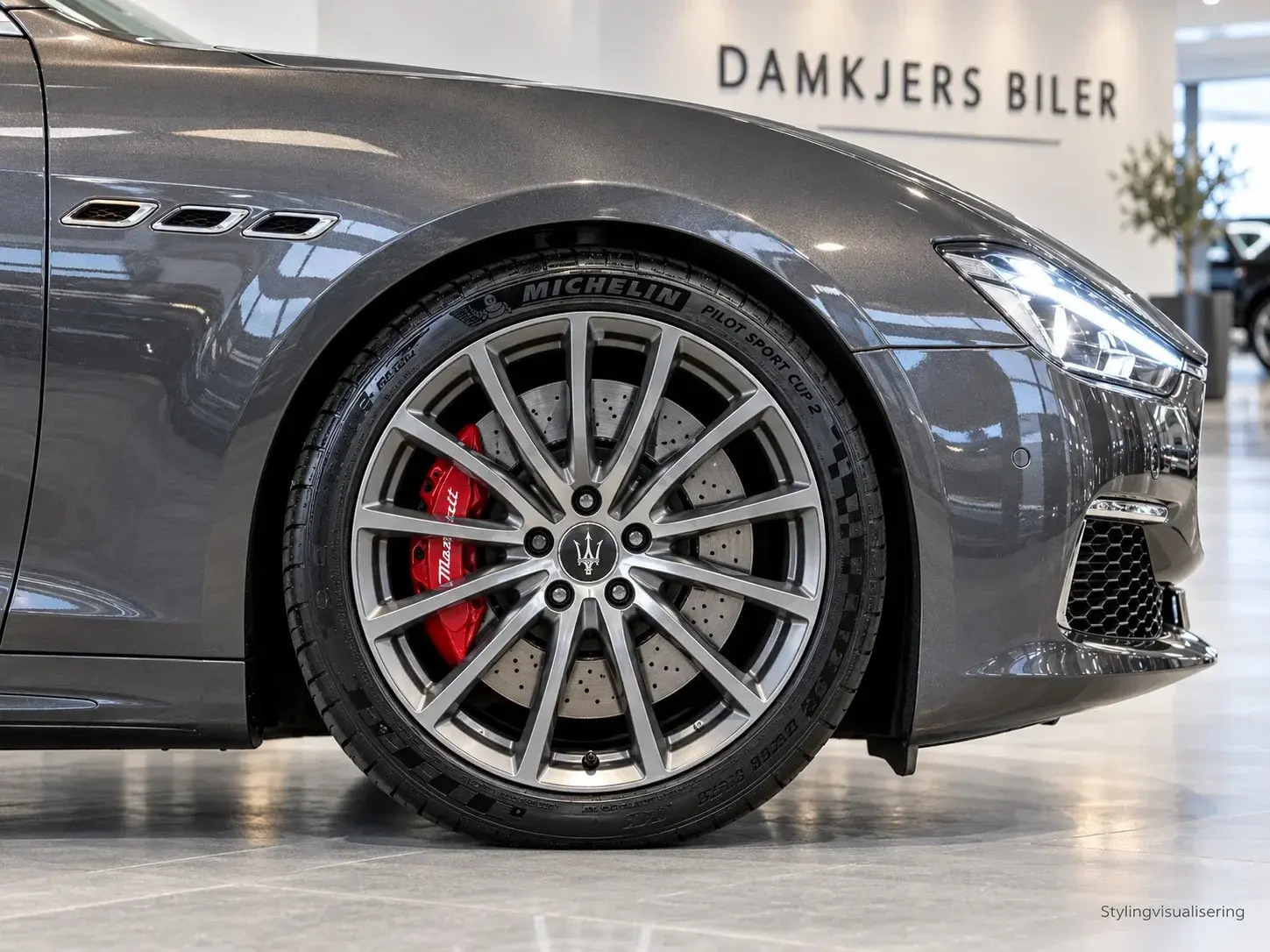 Grå Maserati Ghibli fra 2019