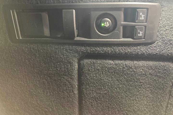 Grå BMW iX fra 2022