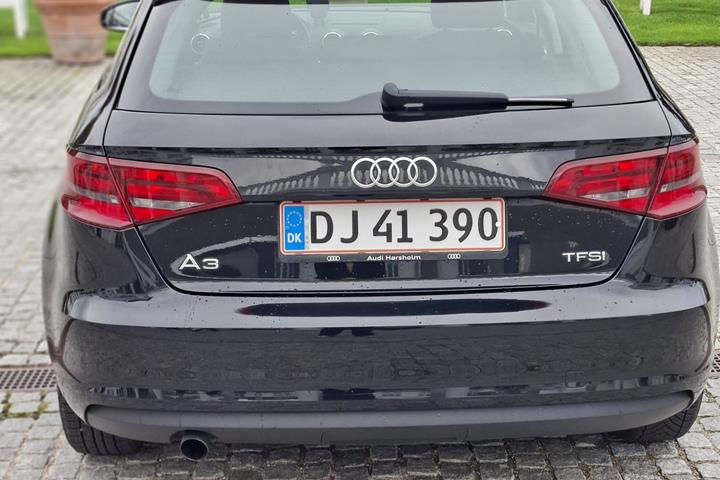 Sort Audi A3 Sportback fra 2015