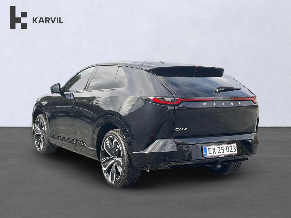 Sort Mazda CX-6e fra 2026