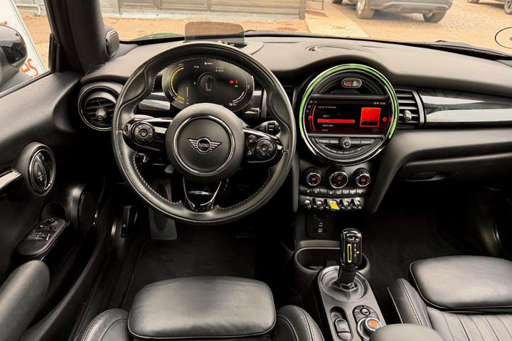 Grøn Mini Cooper SE fra 2020