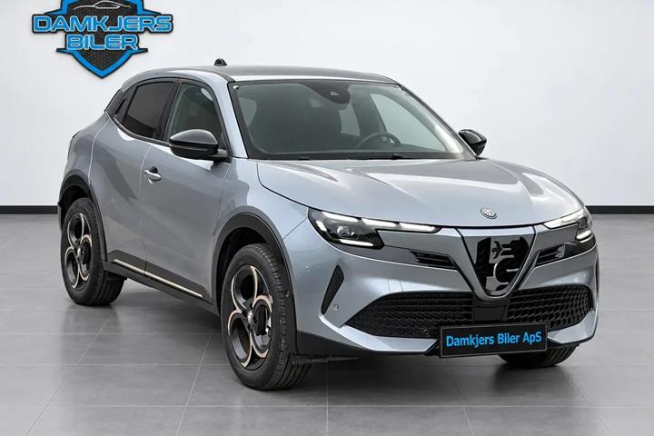 Grå Alfa Romeo Junior fra 2025