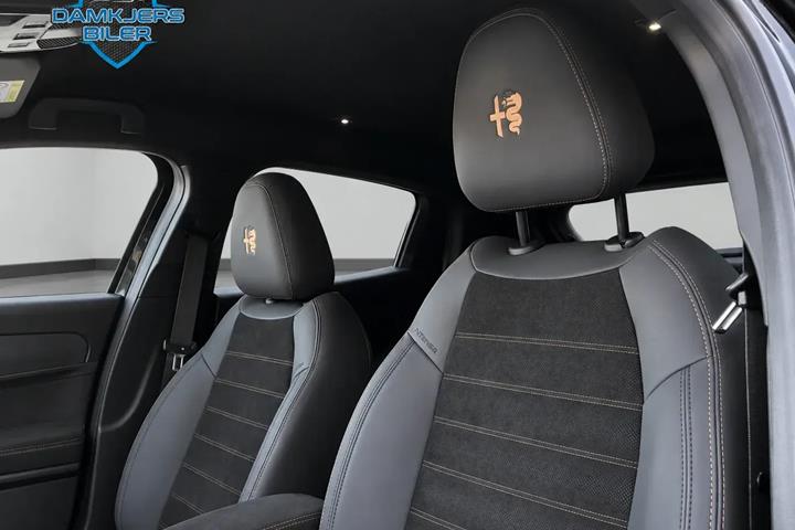 Sort Alfa Romeo Junior fra 2025