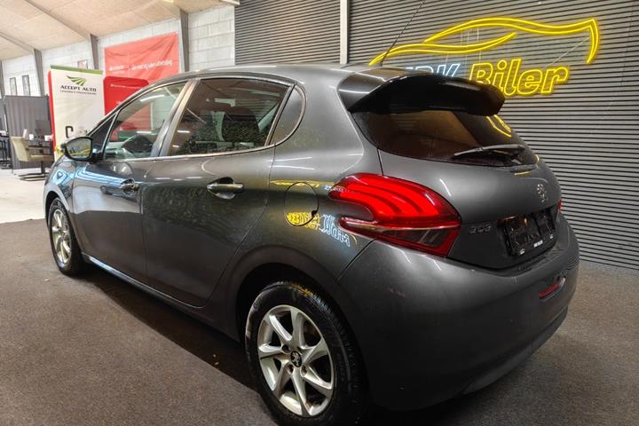 undefined Peugeot 208 fra 2017