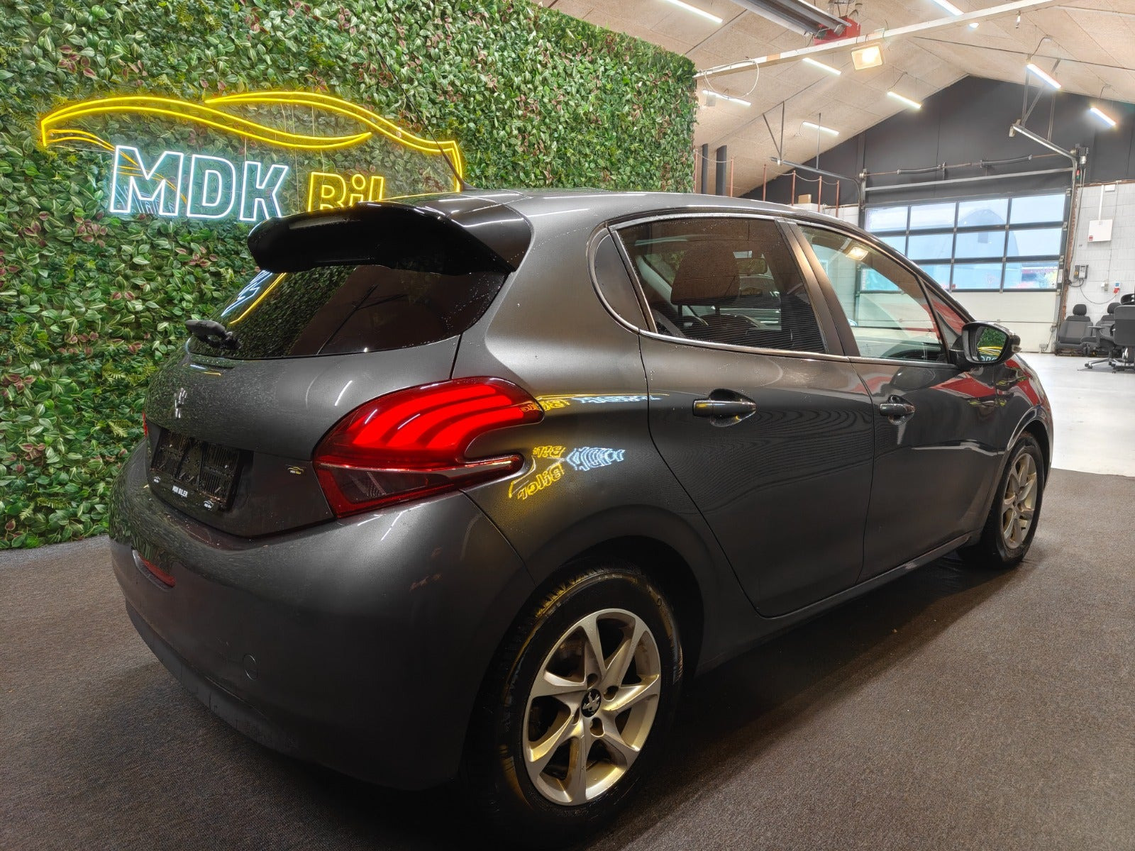 undefined Peugeot 208 fra 2017
