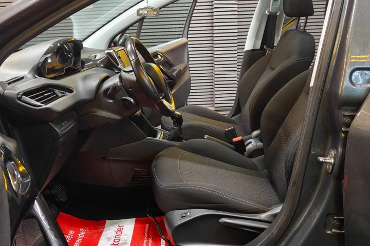 undefined Peugeot 208 fra 2017