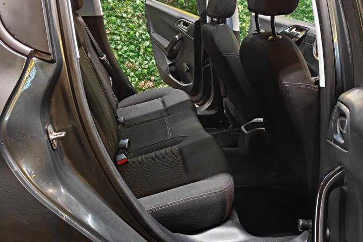 undefined Peugeot 208 fra 2017