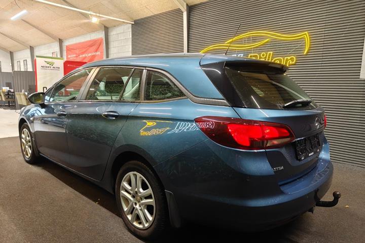 undefined Opel Astra fra 2016