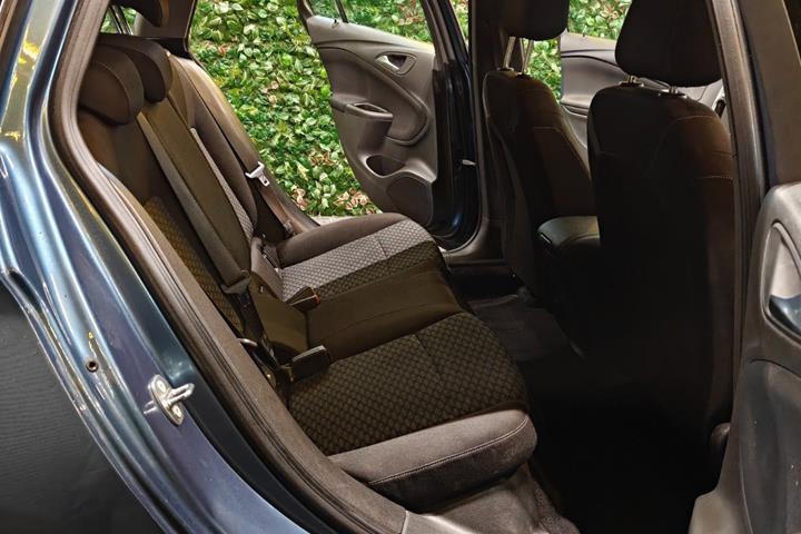 undefined Opel Astra fra 2016