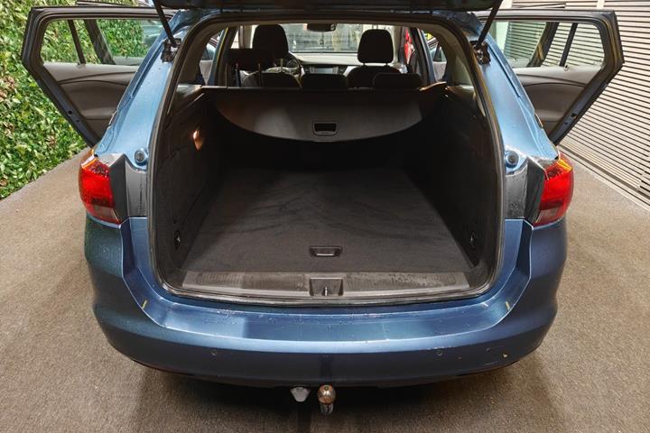 undefined Opel Astra fra 2016