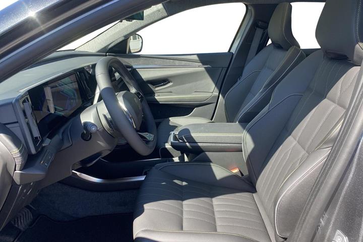 Grå Renault Scenic E-Tech fra 2026