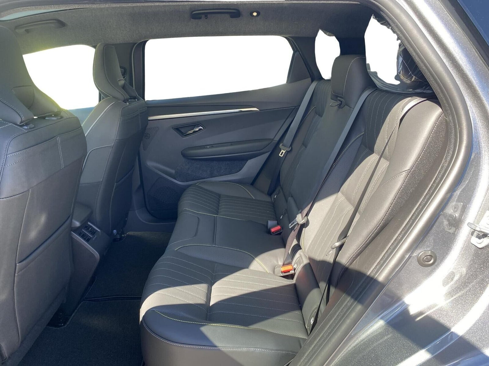 Grå Renault Scenic E-Tech fra 2026