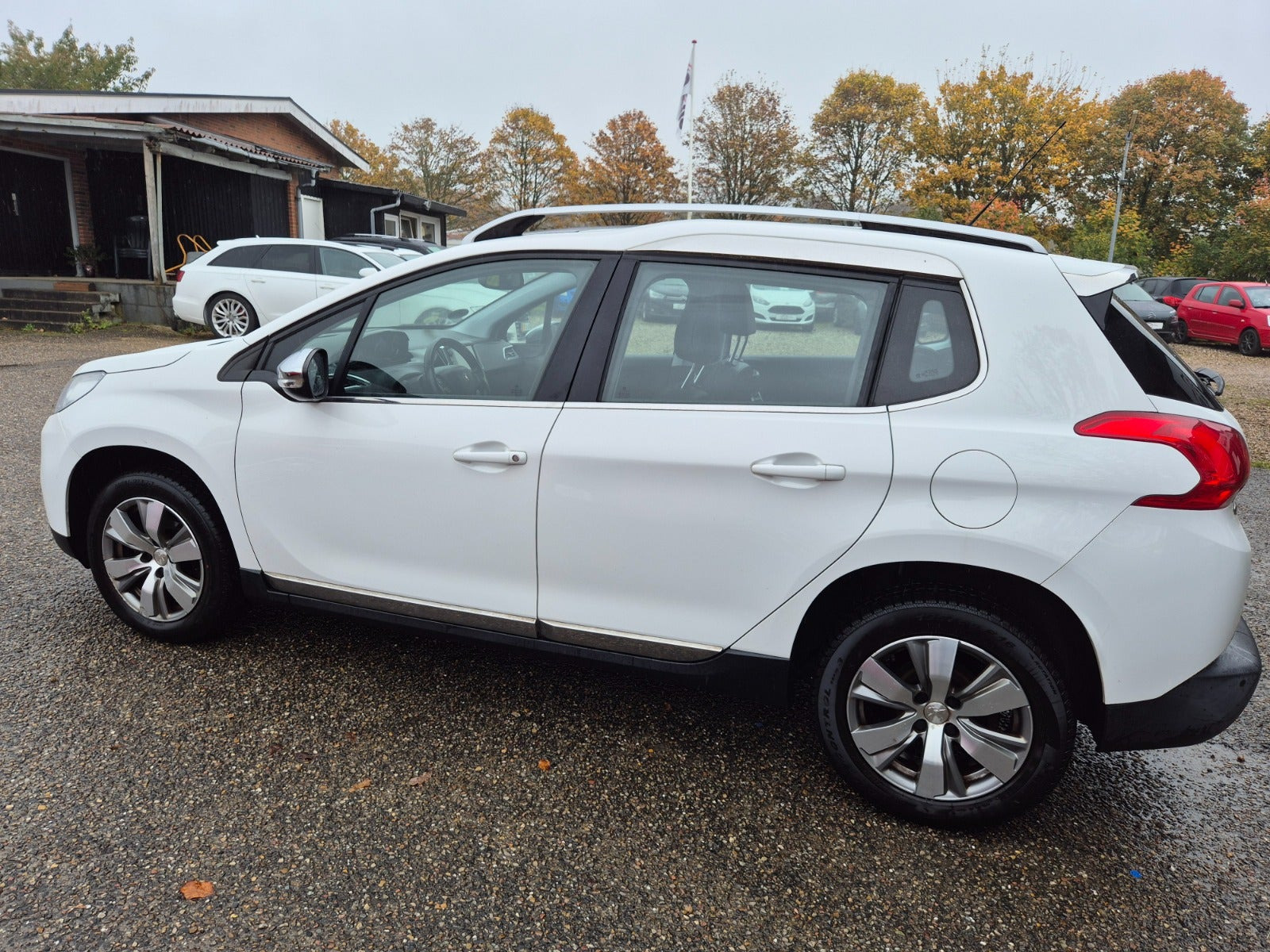 Grøn Peugeot 2008 fra 2016