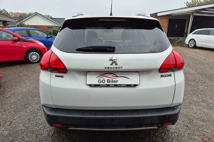 Grøn Peugeot 2008 fra 2016