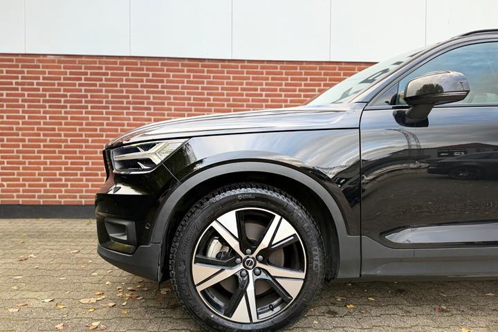 Sort Volvo XC40 fra 2022