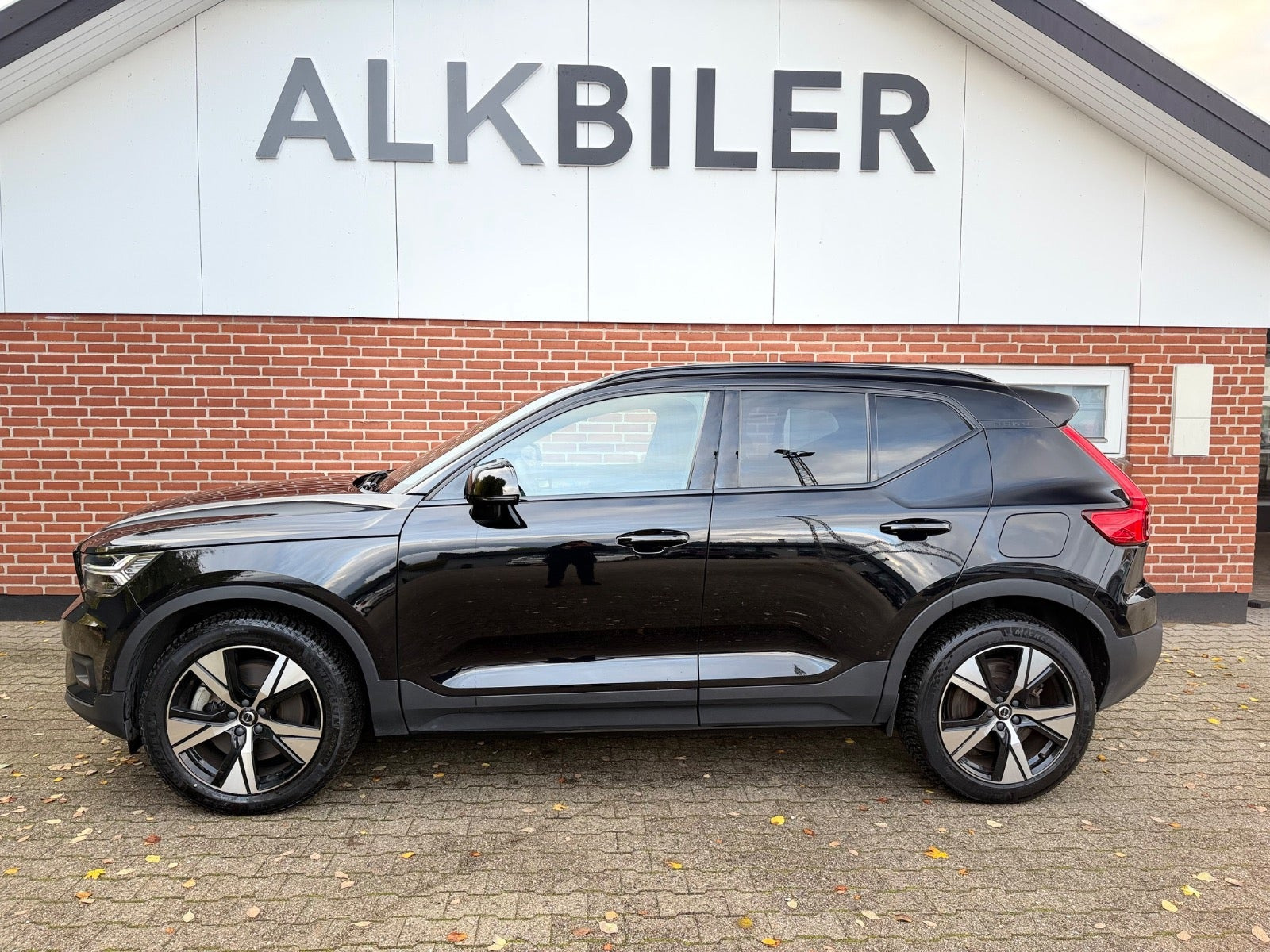 Sort Volvo XC40 fra 2022