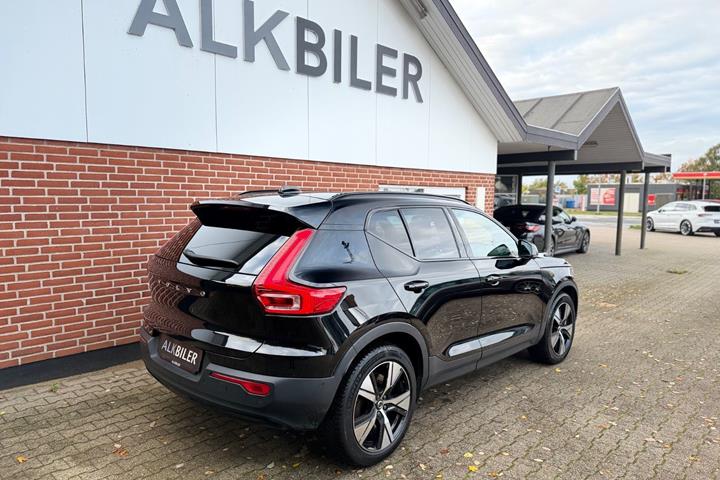 Sort Volvo XC40 fra 2022