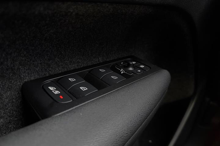 Sort Volvo XC40 fra 2022